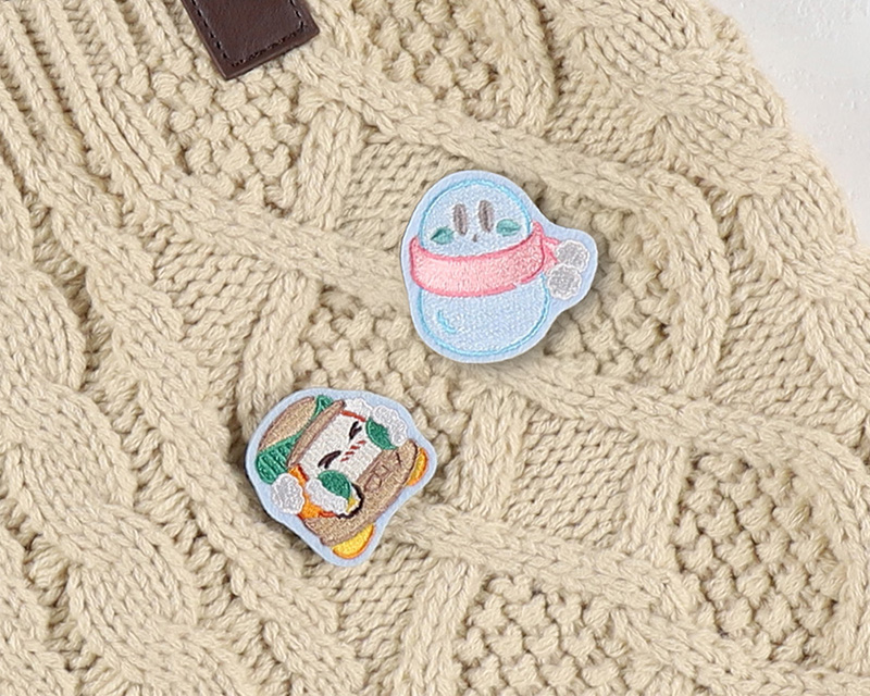 WINTER 刺繡ブローチ ワドルディ・雪だるま 写真
